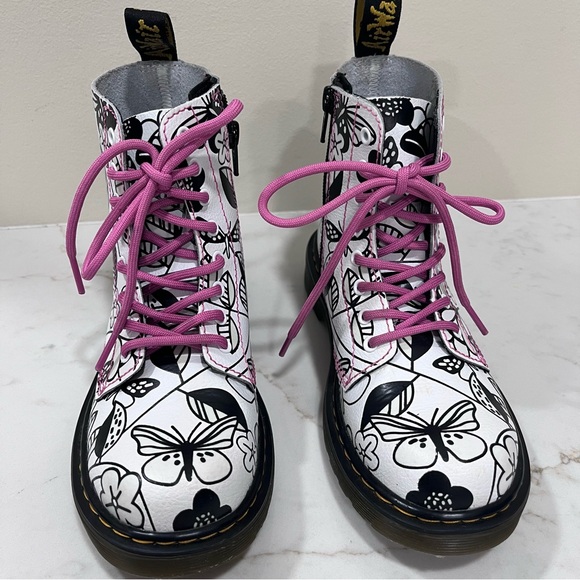 Dr. Martens Other - Dr. Martens Kids Boots White Black Floral Print w/ Pink Laces Size US 2